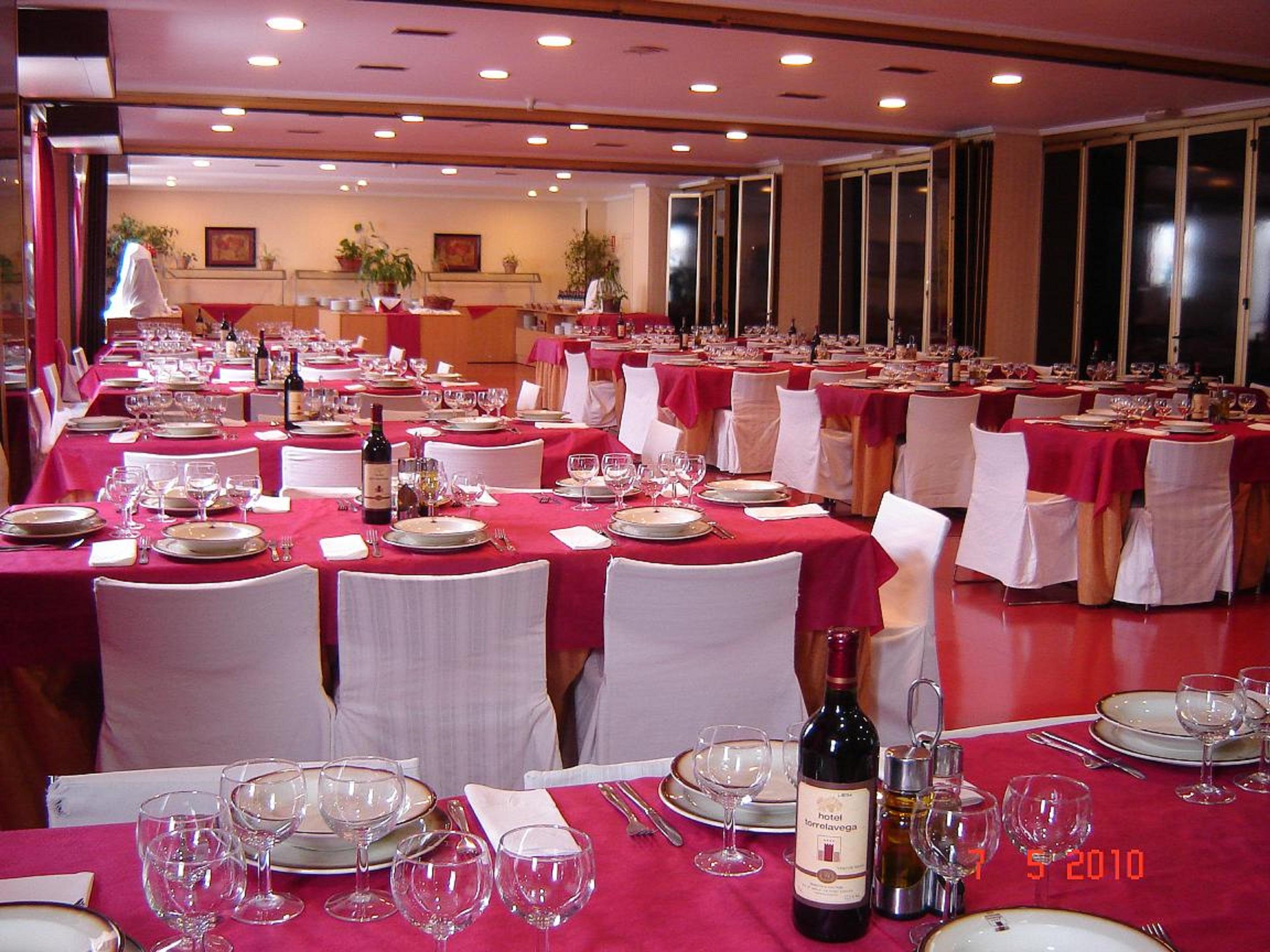 Celuisma Torrelavega Hotel Bagian luar foto