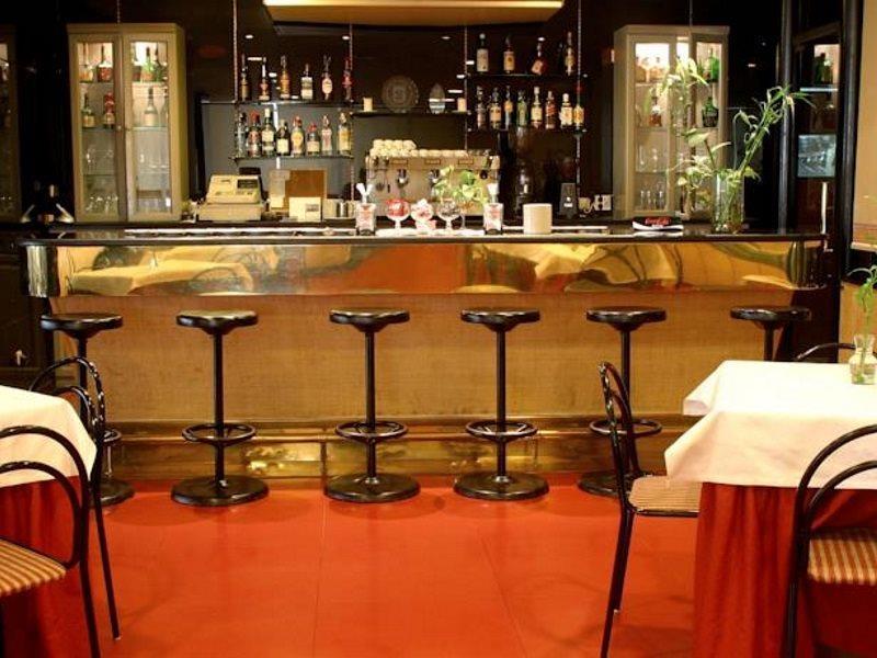 Celuisma Torrelavega Hotel Bagian luar foto
