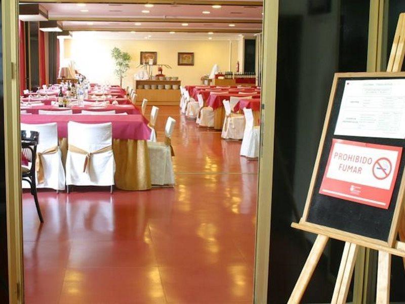 Celuisma Torrelavega Hotel Bagian luar foto