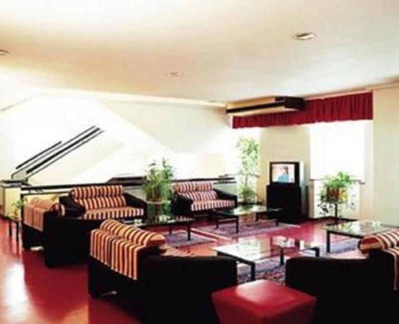 Celuisma Torrelavega Hotel Bagian luar foto